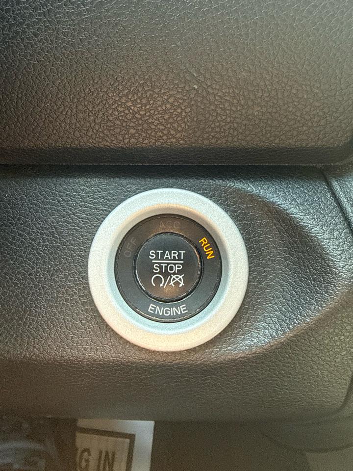 RAM 1500 Laramie Quad Cab 4WD 2013