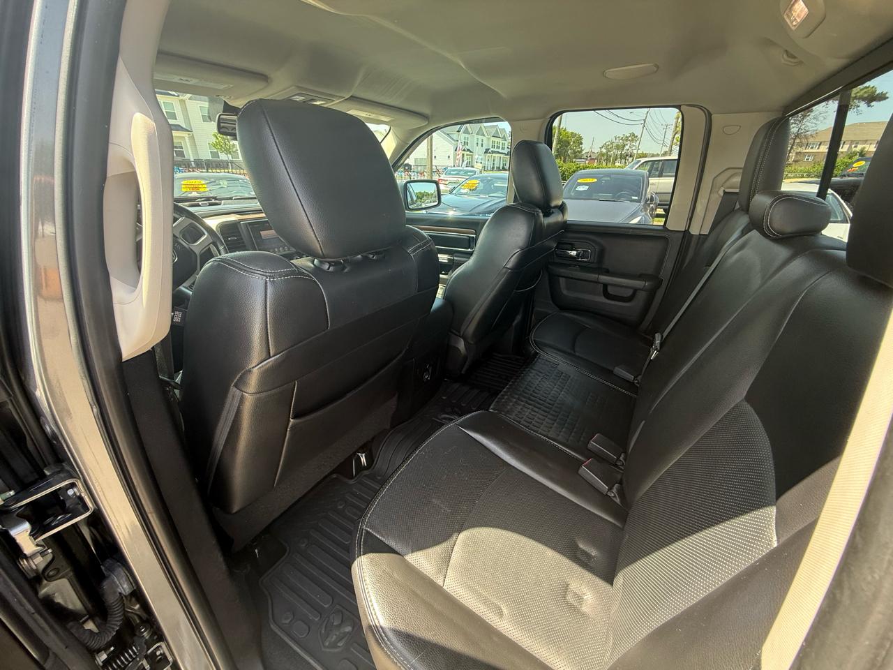 RAM 1500 Laramie Quad Cab 4WD 2013