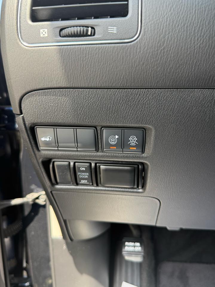 Nissan Armada Platinum 2WD 2020