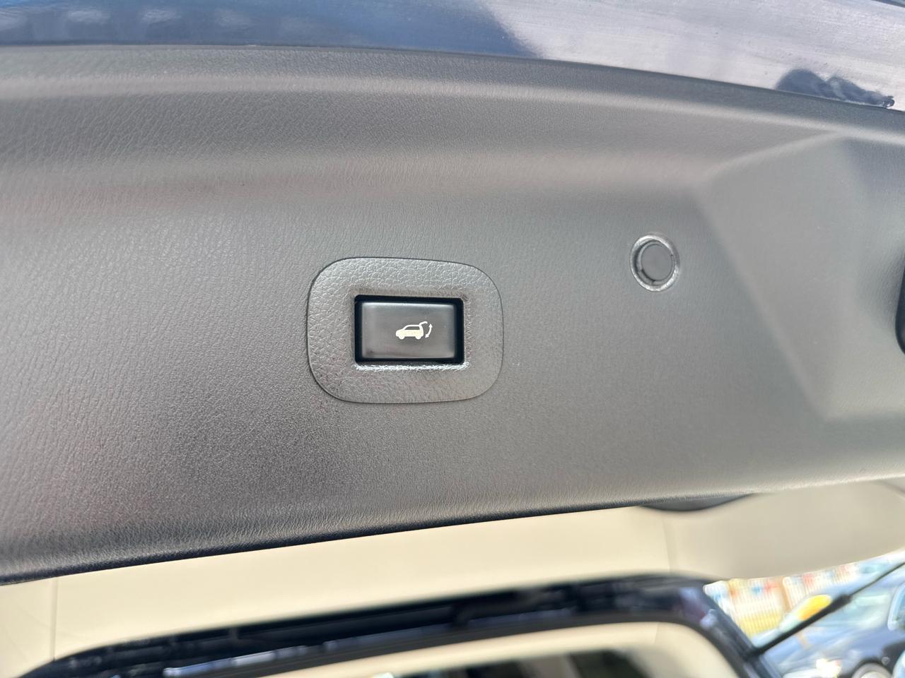 Nissan Armada Platinum 2WD 2020