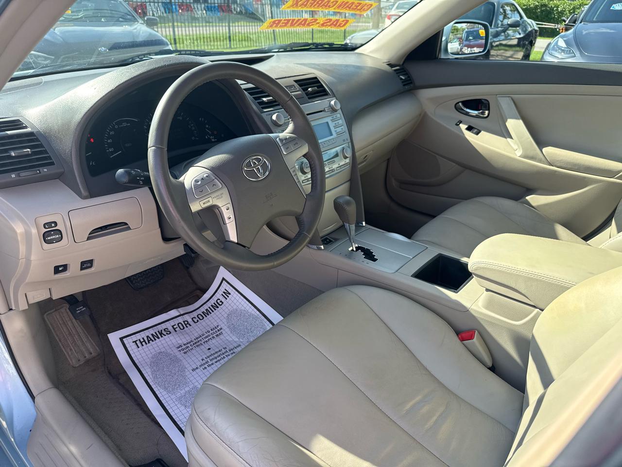 Toyota Camry Hybrid Sedan 2009