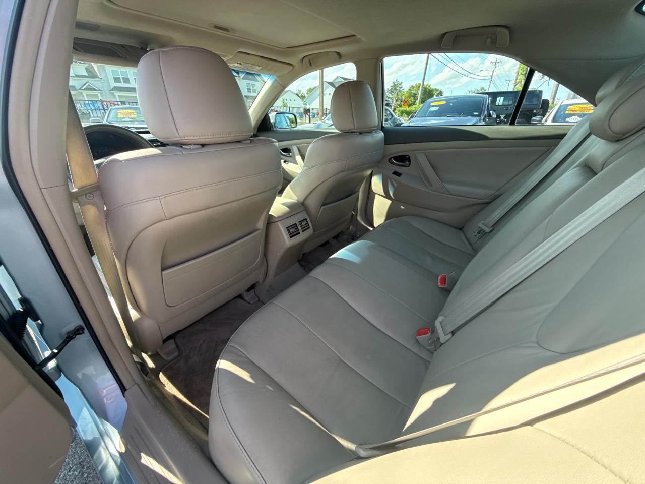 Toyota Camry Hybrid Sedan 2009