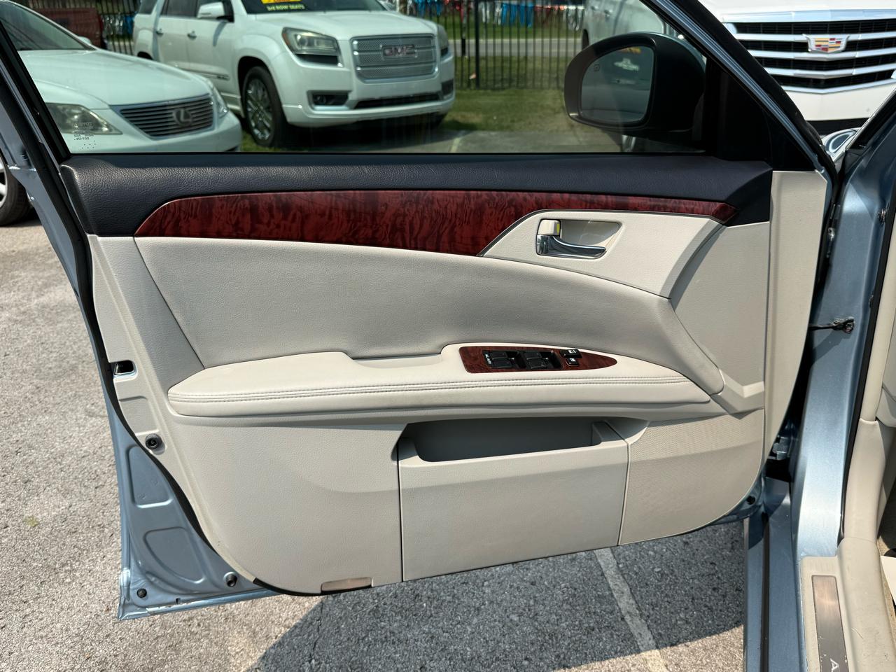 Toyota Avalon Limited 2011