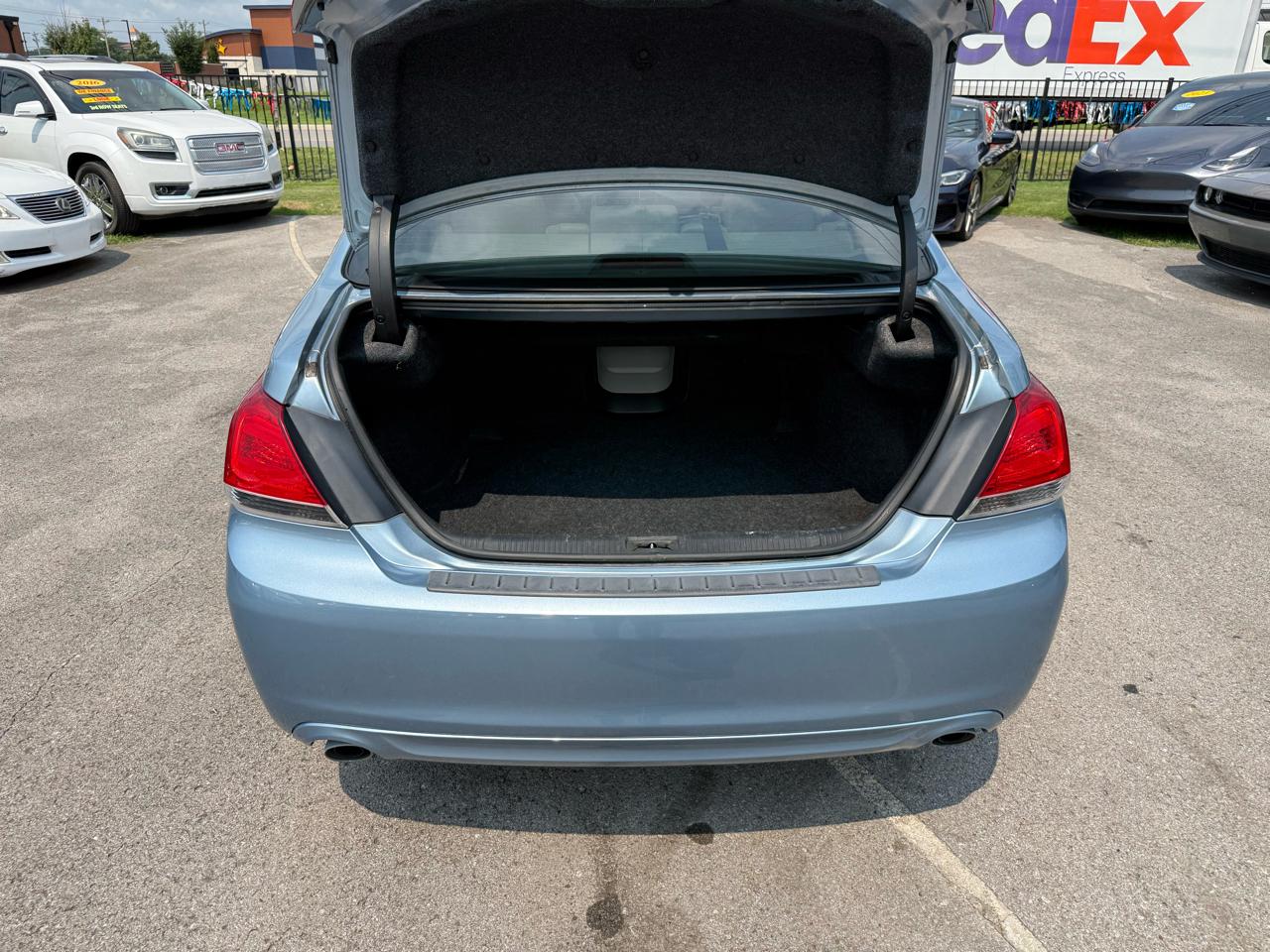 Toyota Avalon Limited 2011