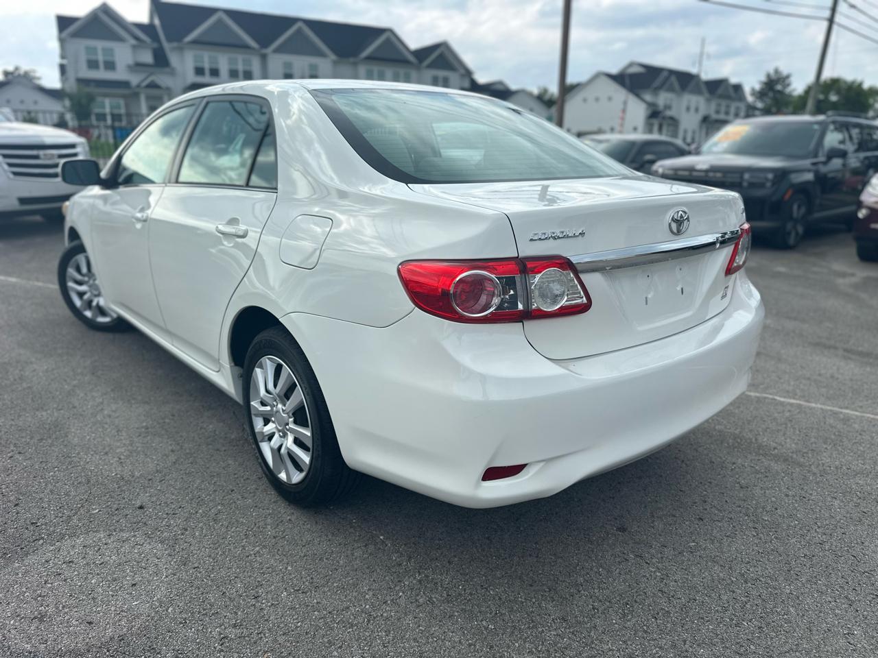 Toyota Corolla LE 4-Speed AT 2013