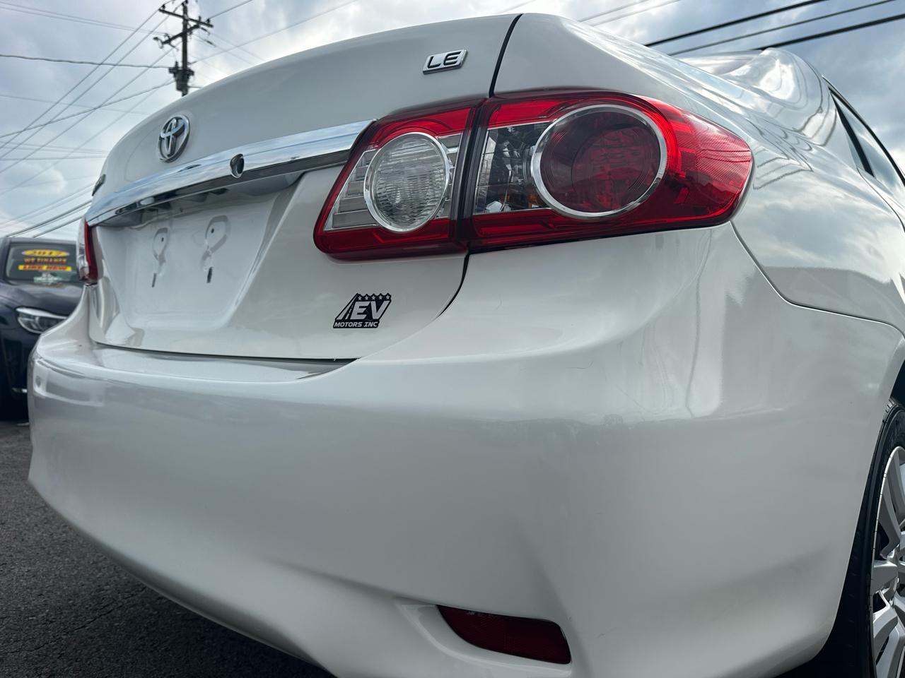 Toyota Corolla LE 4-Speed AT 2013