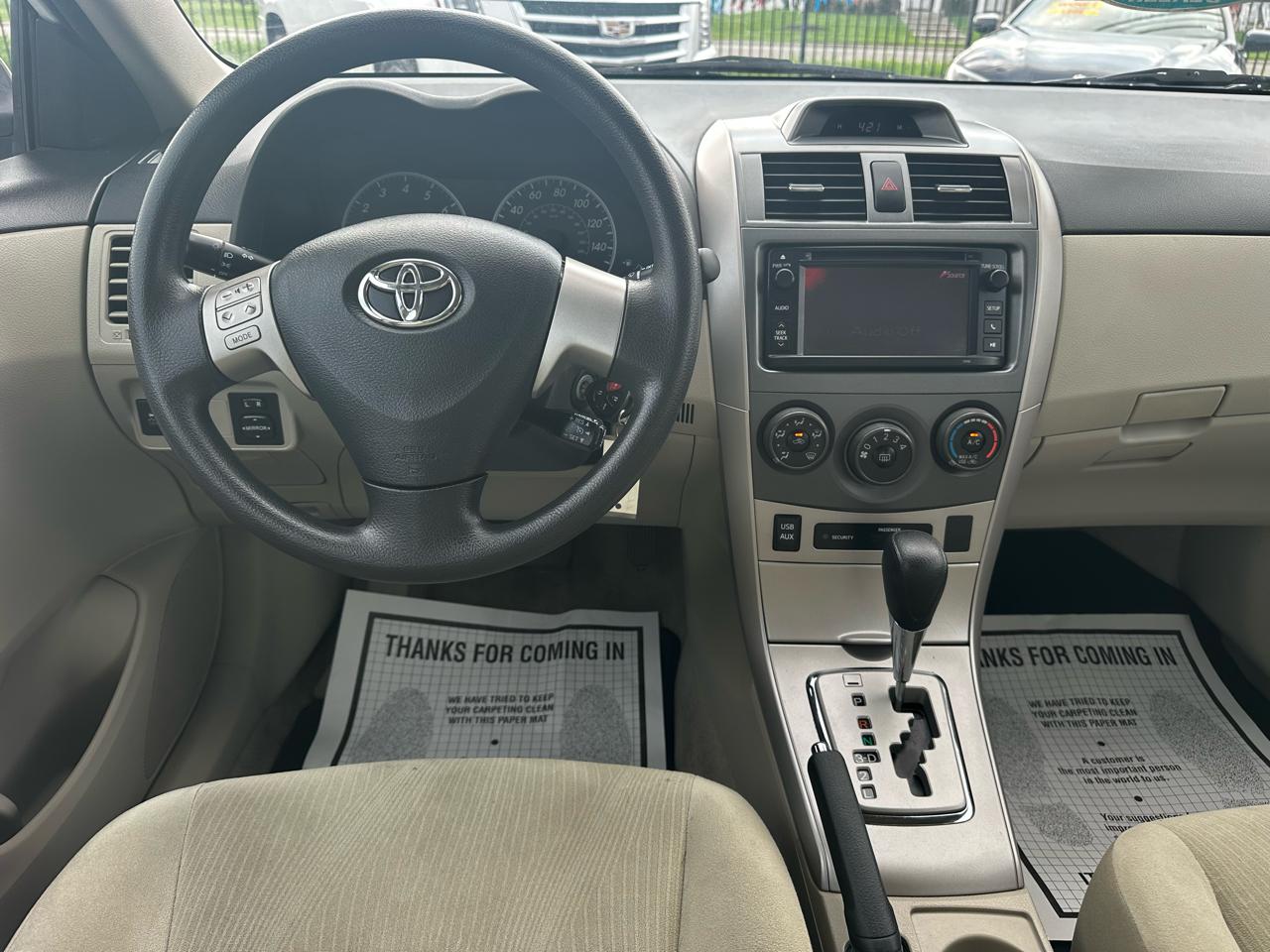 Toyota Corolla LE 4-Speed AT 2013