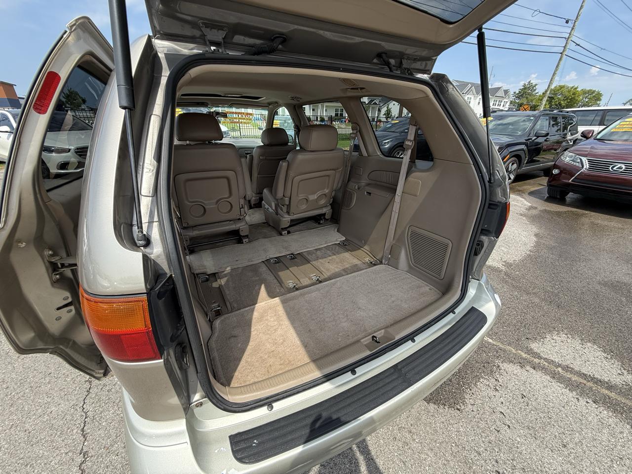 Toyota Sienna LE 4-Door 2000