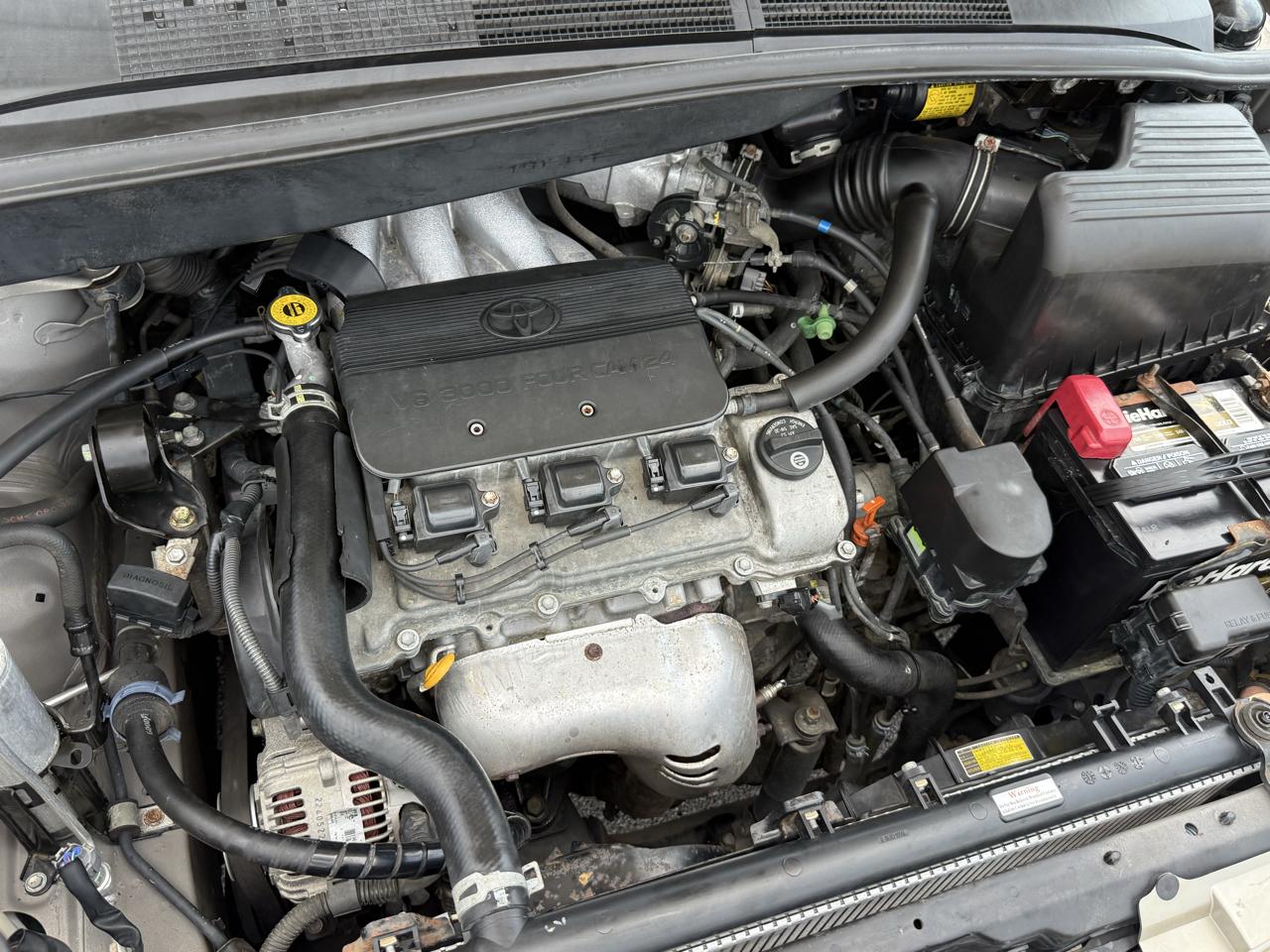 Toyota Sienna LE 4-Door 2000