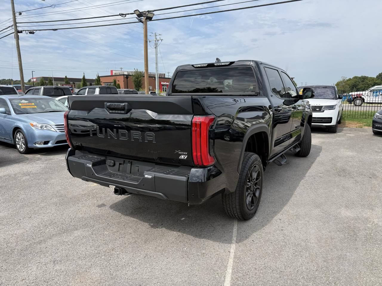 Toyota Tundra SR5 CrewMax 4WD 2025