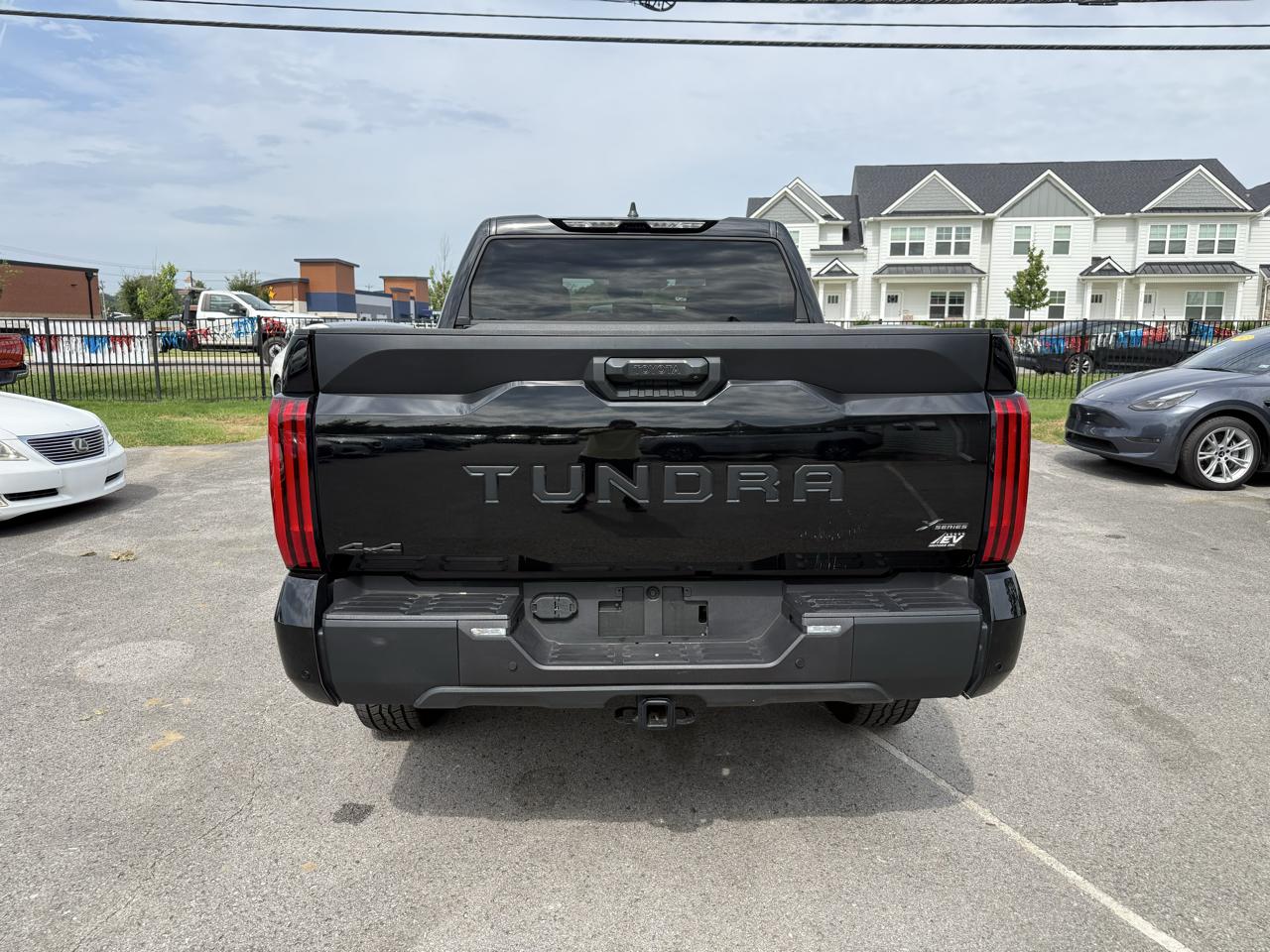 Toyota Tundra SR5 CrewMax 4WD 2025