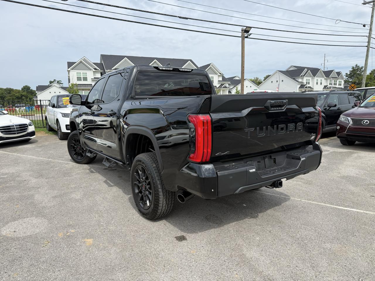 Toyota Tundra SR5 CrewMax 4WD 2025