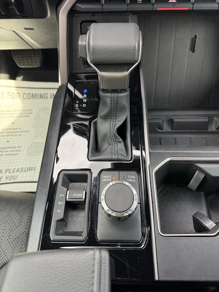 Toyota Tundra SR5 CrewMax 4WD 2025