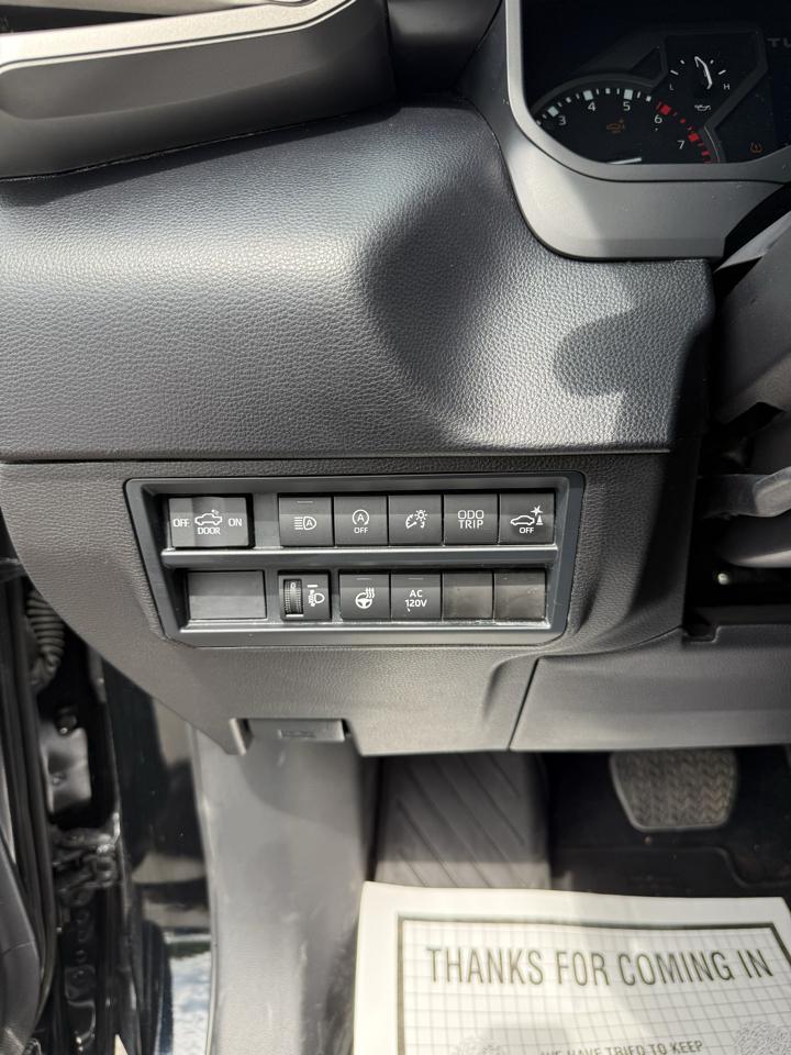 Toyota Tundra SR5 CrewMax 4WD 2025
