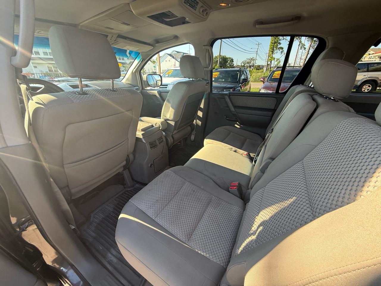 Nissan Armada LE 4WD 2006