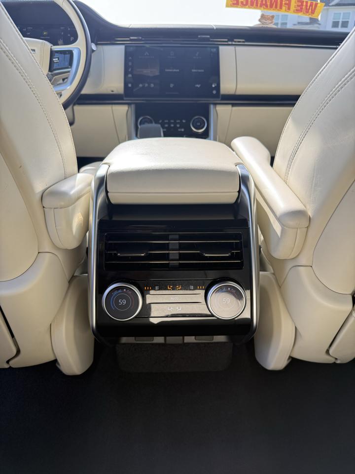 Land Rover New Range Rover SE 2023