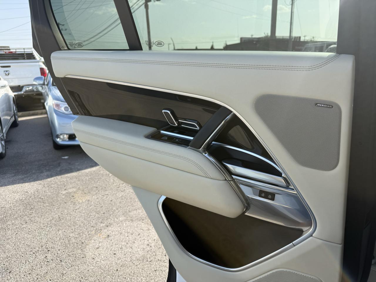 Land Rover New Range Rover SE 2023