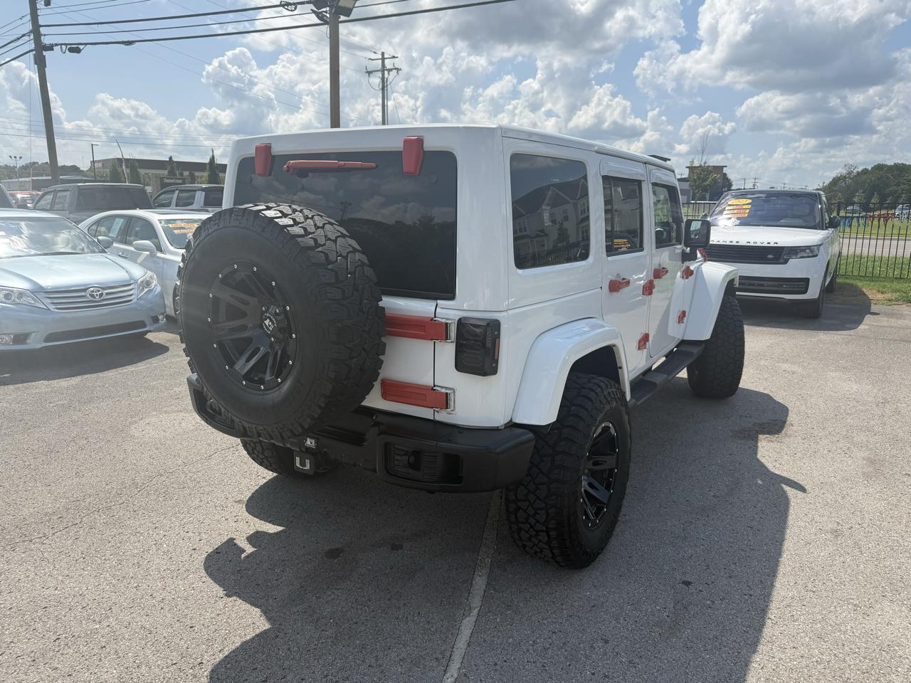 Jeep Wrangler Unlimited Sahara 4WD 2011