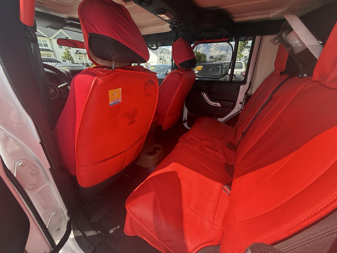 Jeep Wrangler Unlimited Sahara 4WD 2011