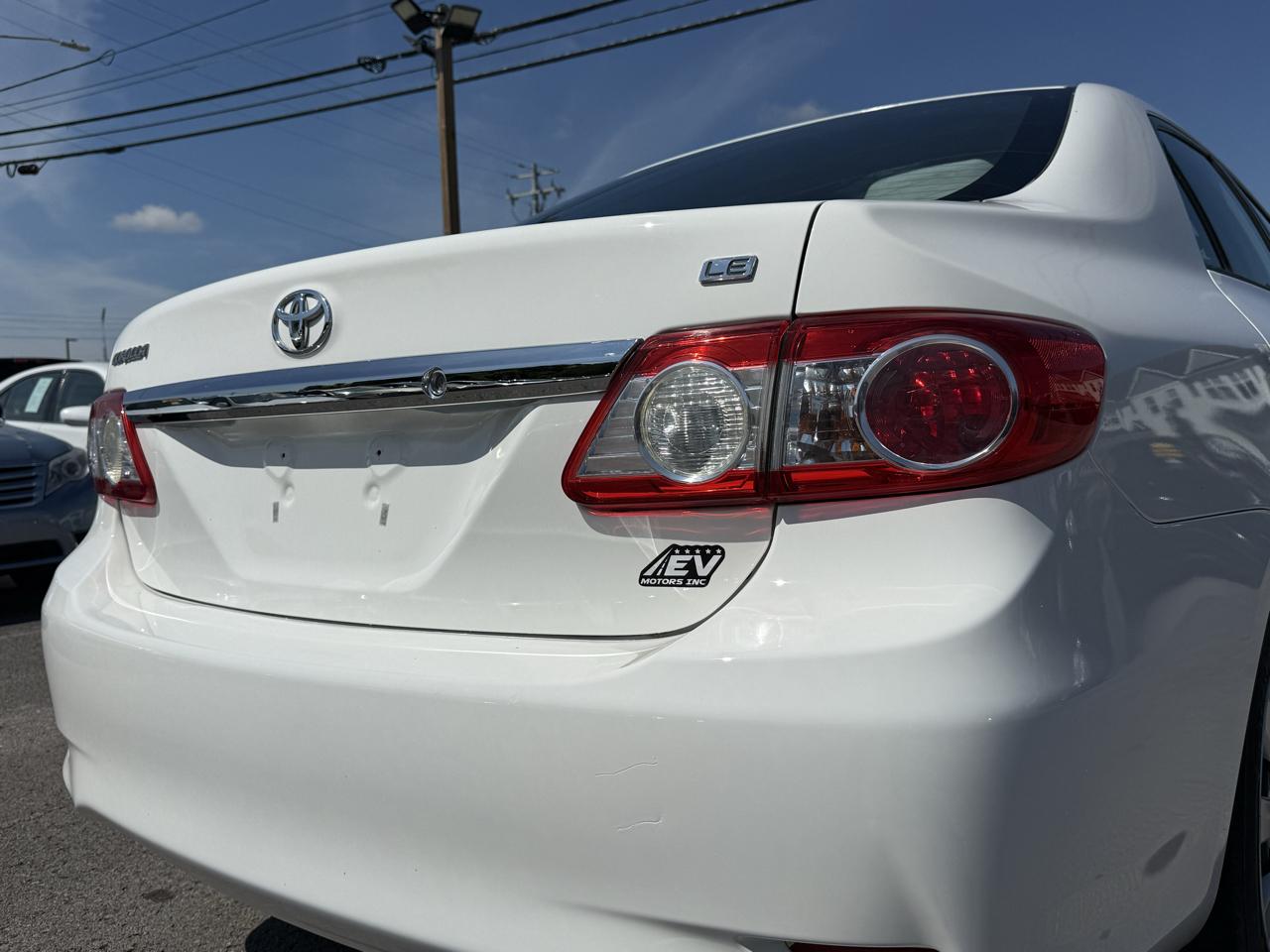 Toyota Corolla S 5-Speed MT 2012