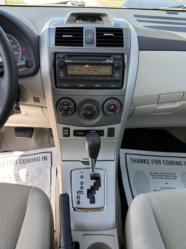Toyota Corolla S 5-Speed MT 2012