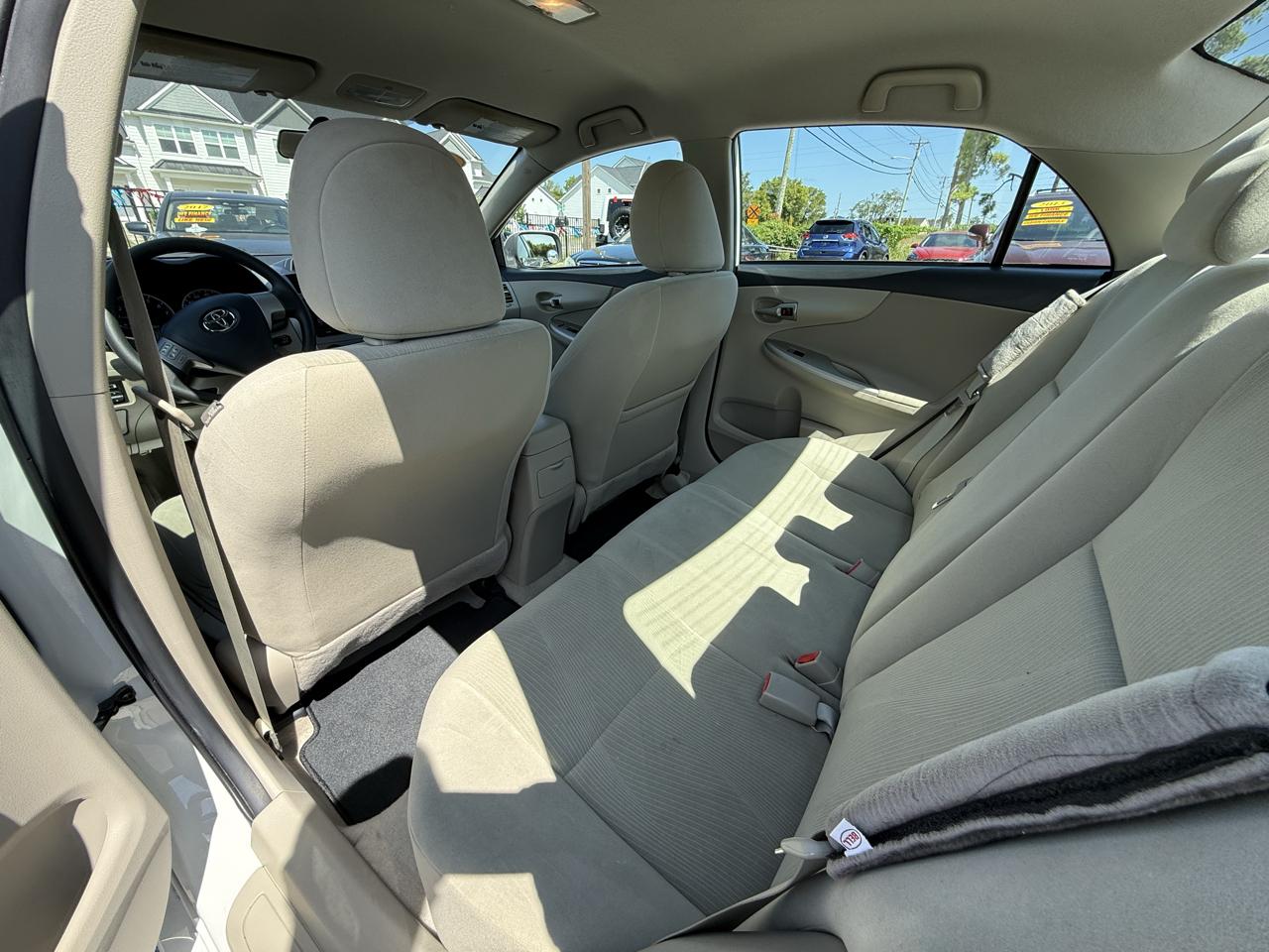 Toyota Corolla S 5-Speed MT 2012