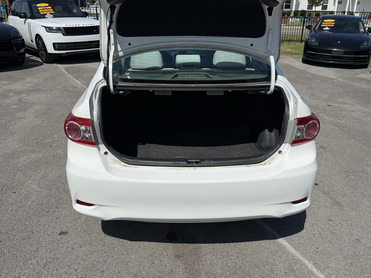 Toyota Corolla S 5-Speed MT 2012