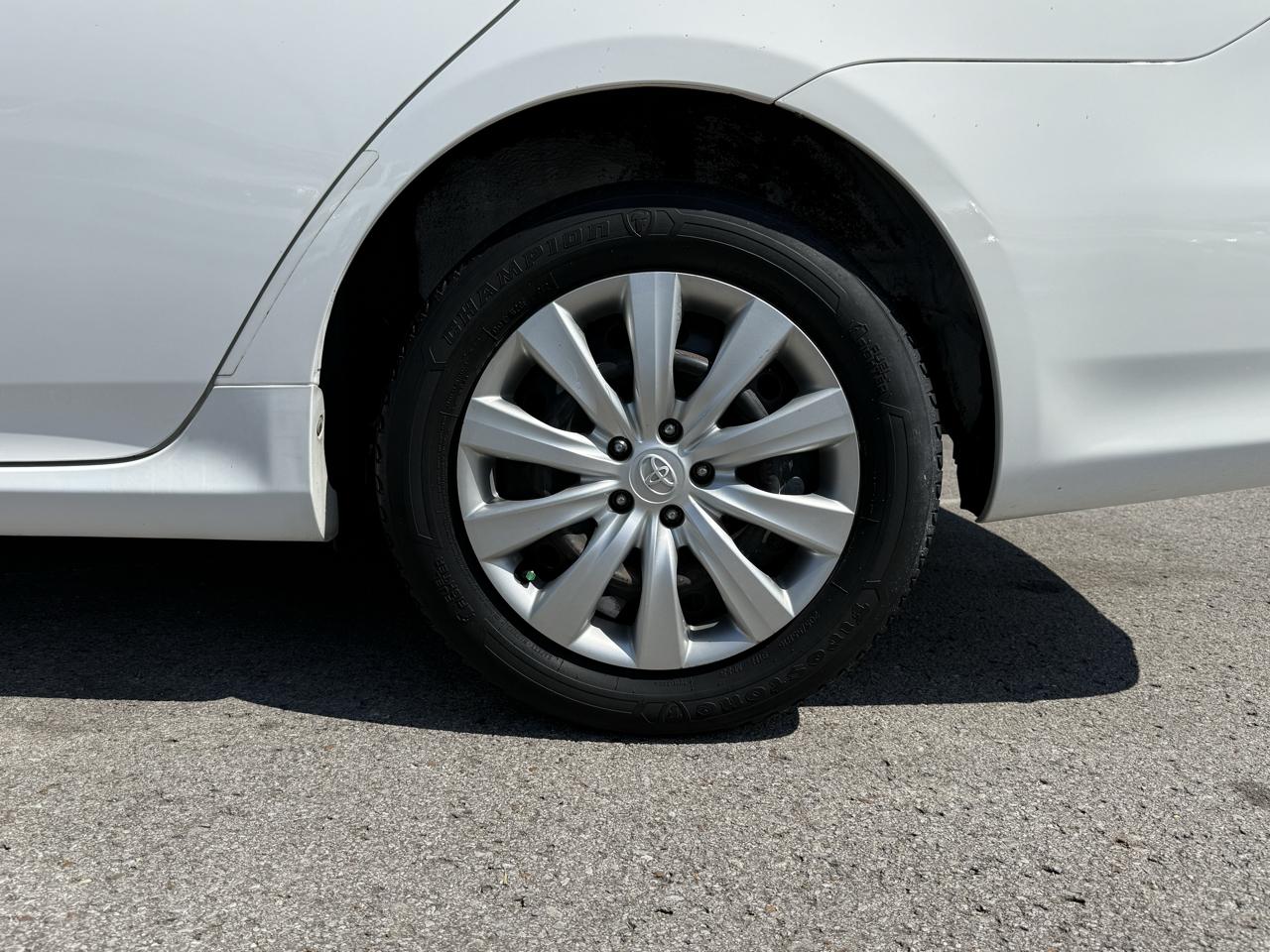 Toyota Corolla S 5-Speed MT 2012
