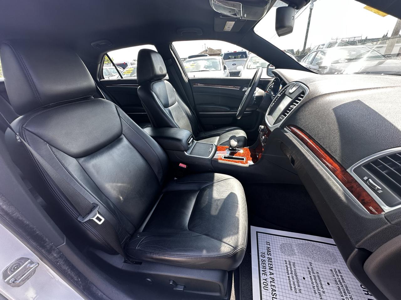 Chrysler 300 Limited RWD 2012
