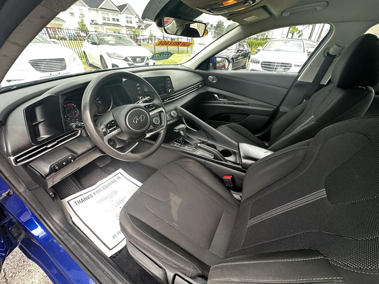 Hyundai Elantra SE 2022