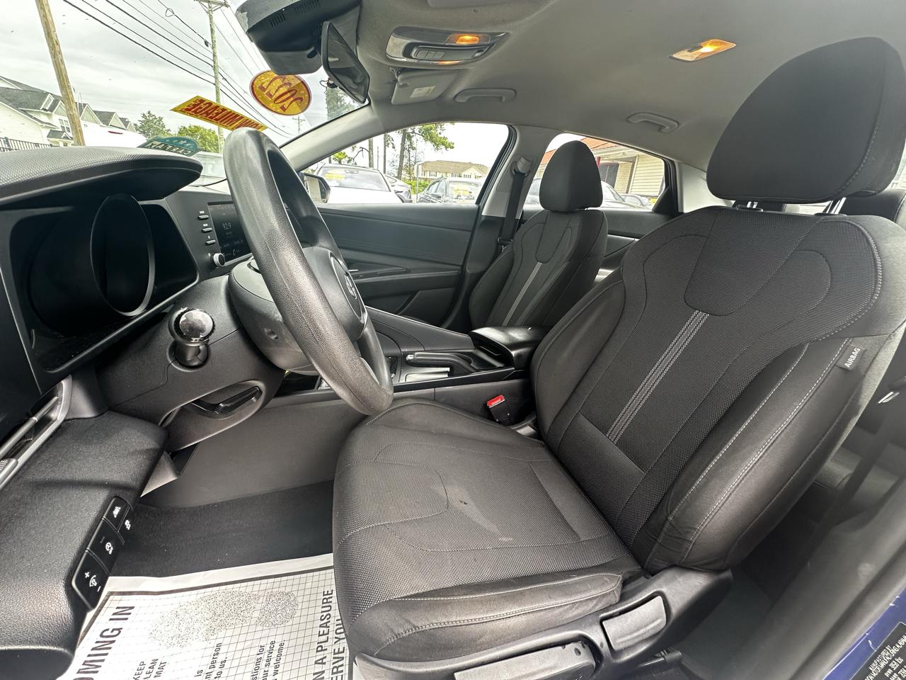 Hyundai Elantra SE 2022