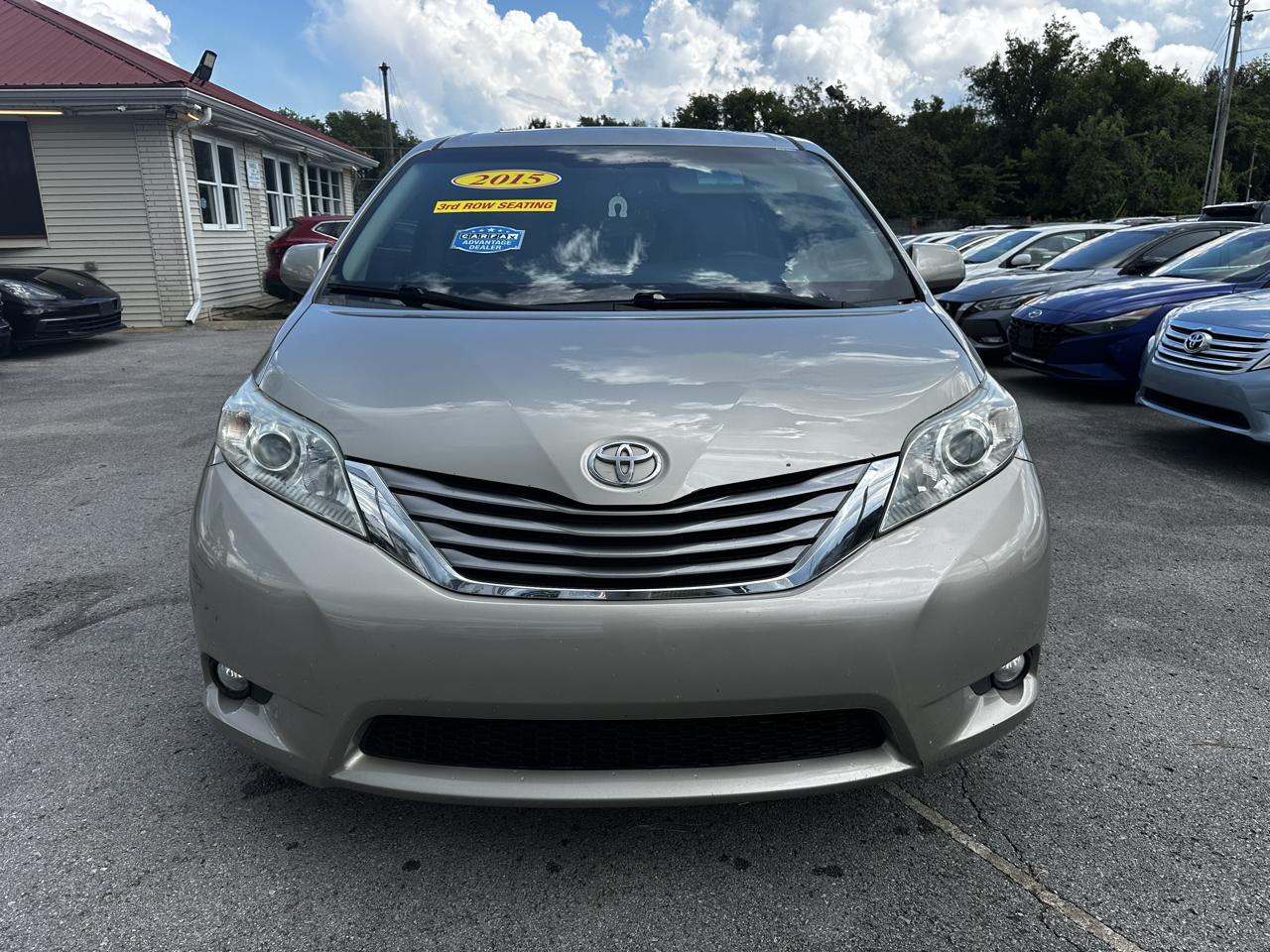 Toyota Sienna XLE FWD 8-Passenger V6 2015