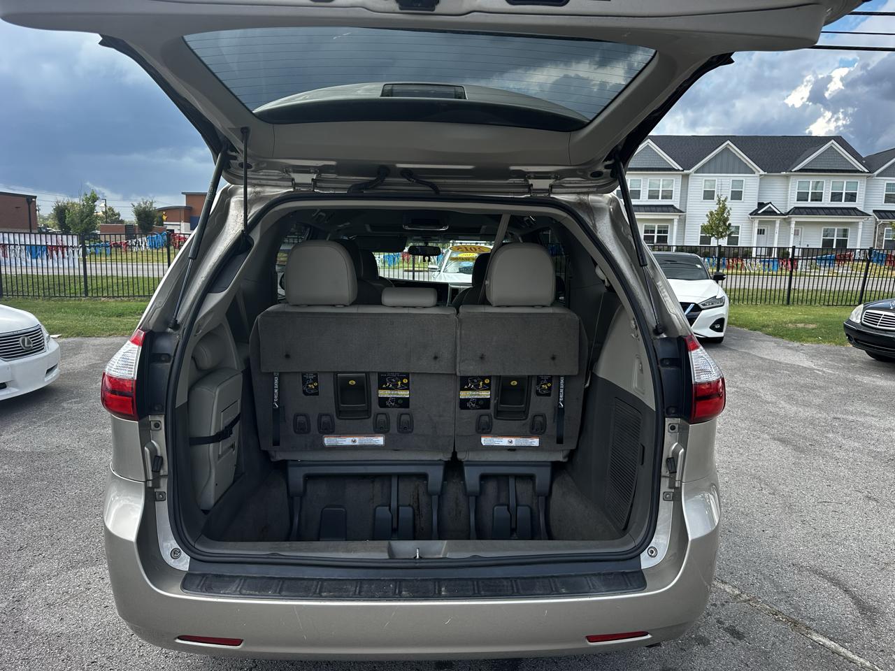 Toyota Sienna XLE FWD 8-Passenger V6 2015