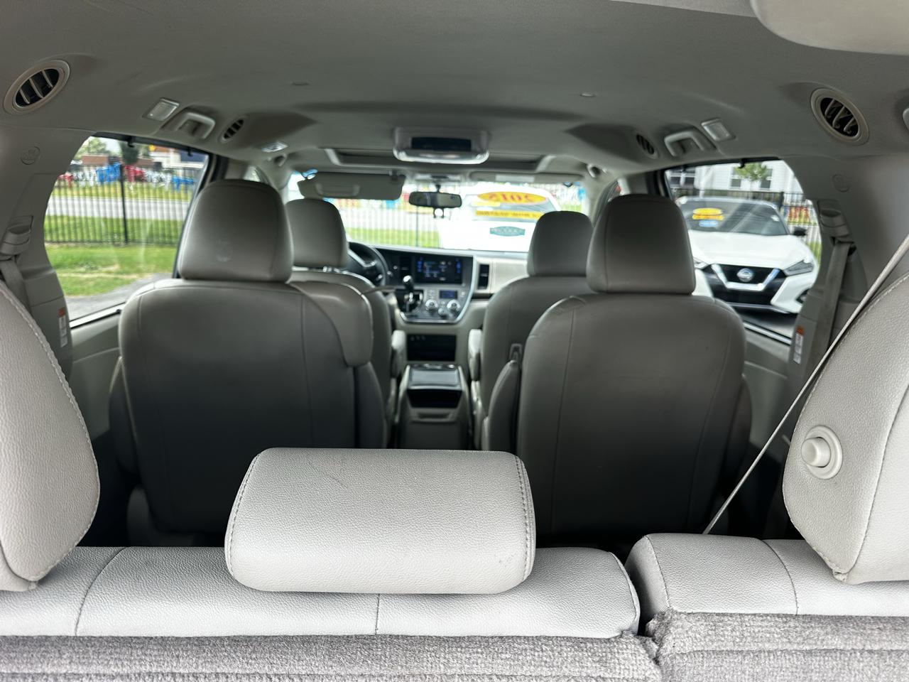 Toyota Sienna XLE FWD 8-Passenger V6 2015