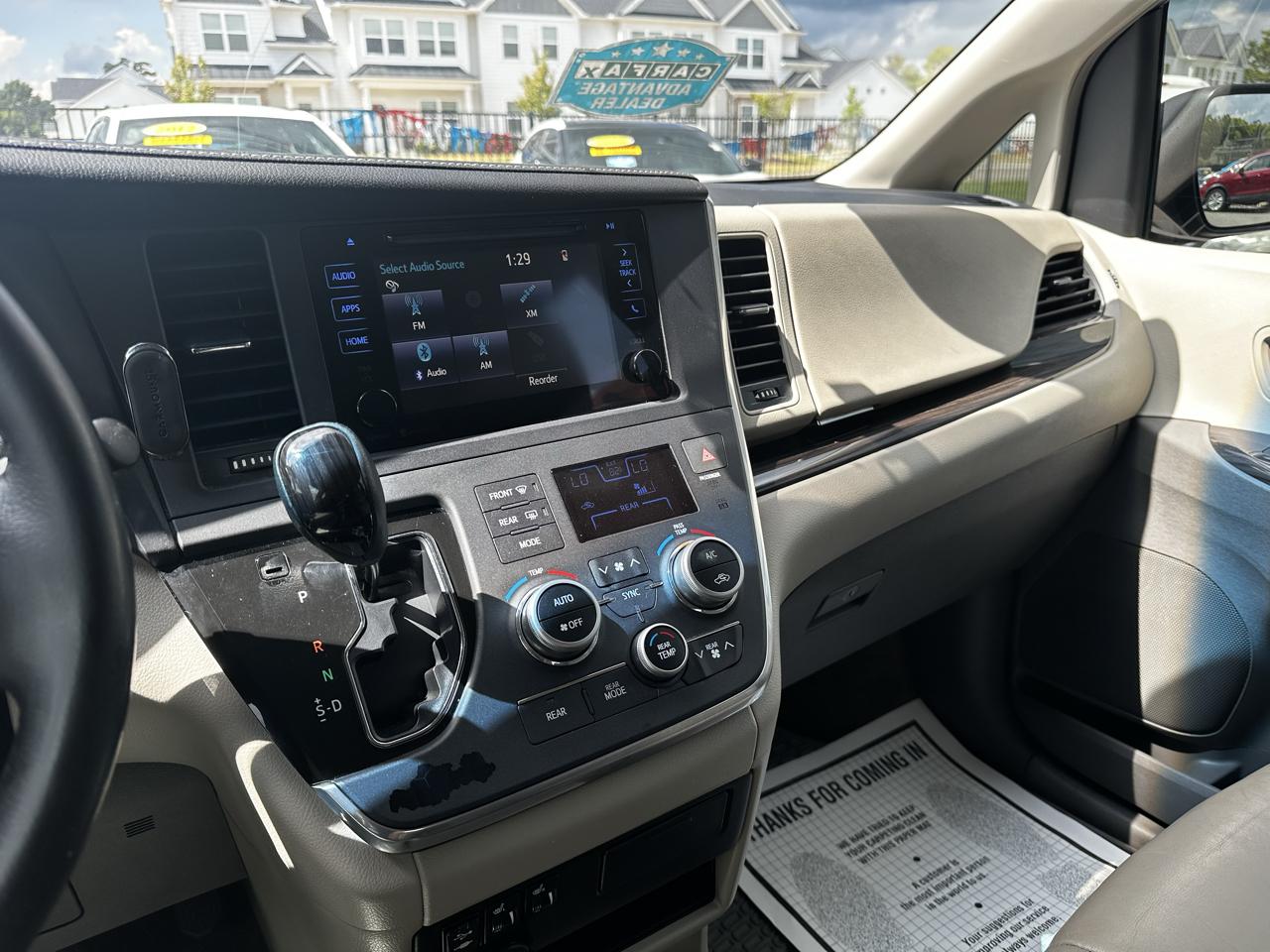 Toyota Sienna XLE FWD 8-Passenger V6 2015