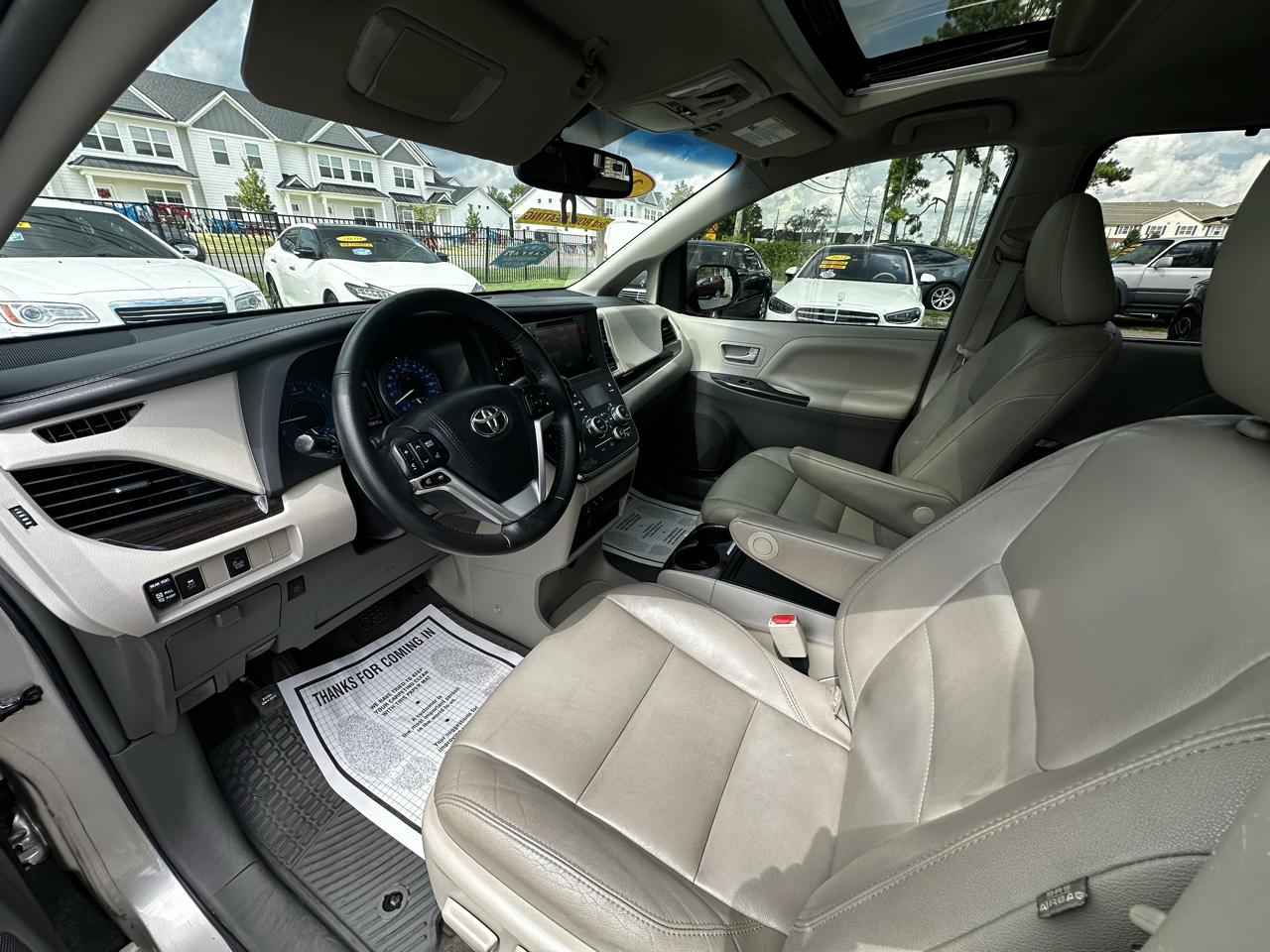Toyota Sienna XLE FWD 8-Passenger V6 2015