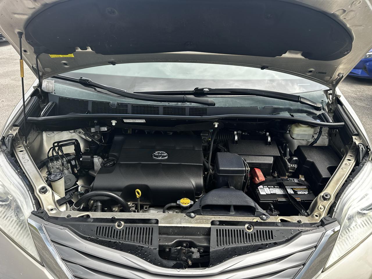Toyota Sienna XLE FWD 8-Passenger V6 2015