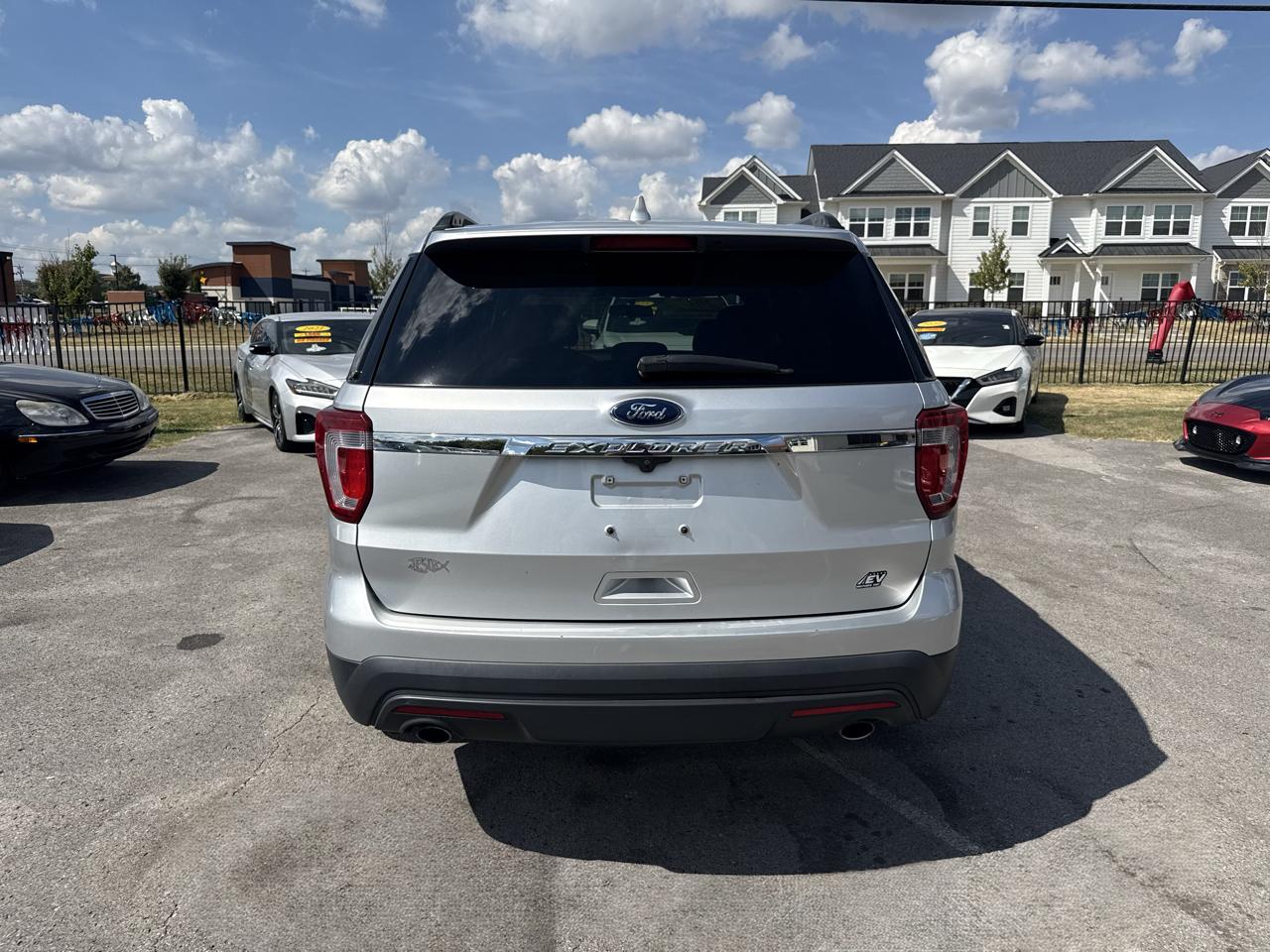 Ford Explorer Base FWD 2017