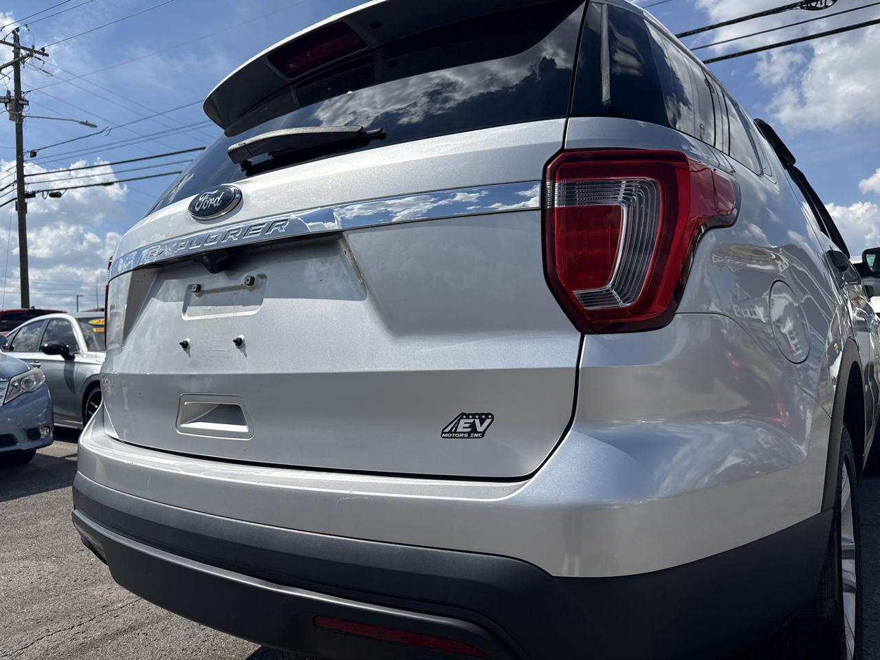 Ford Explorer Base FWD 2017