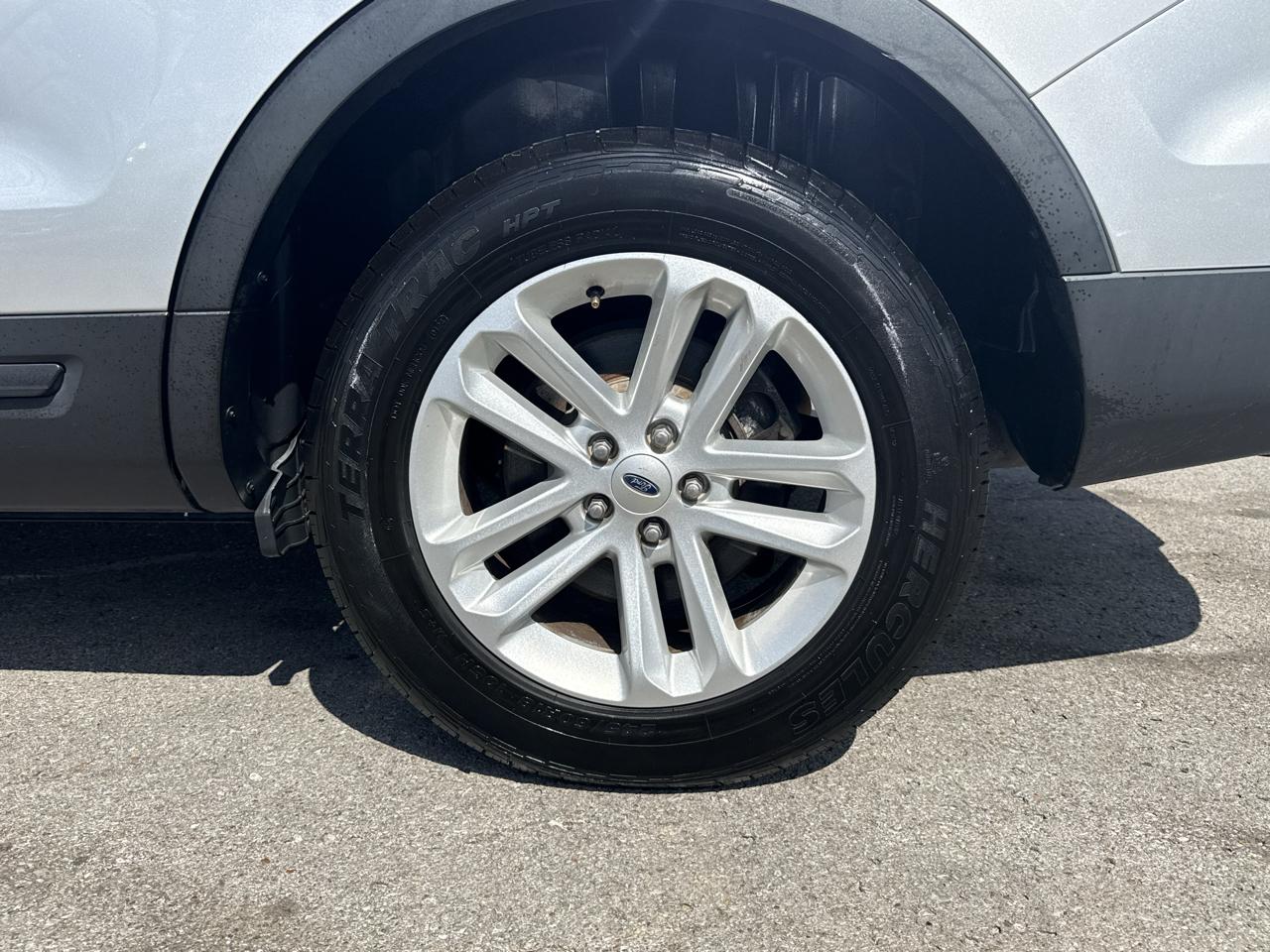 Ford Explorer Base FWD 2017
