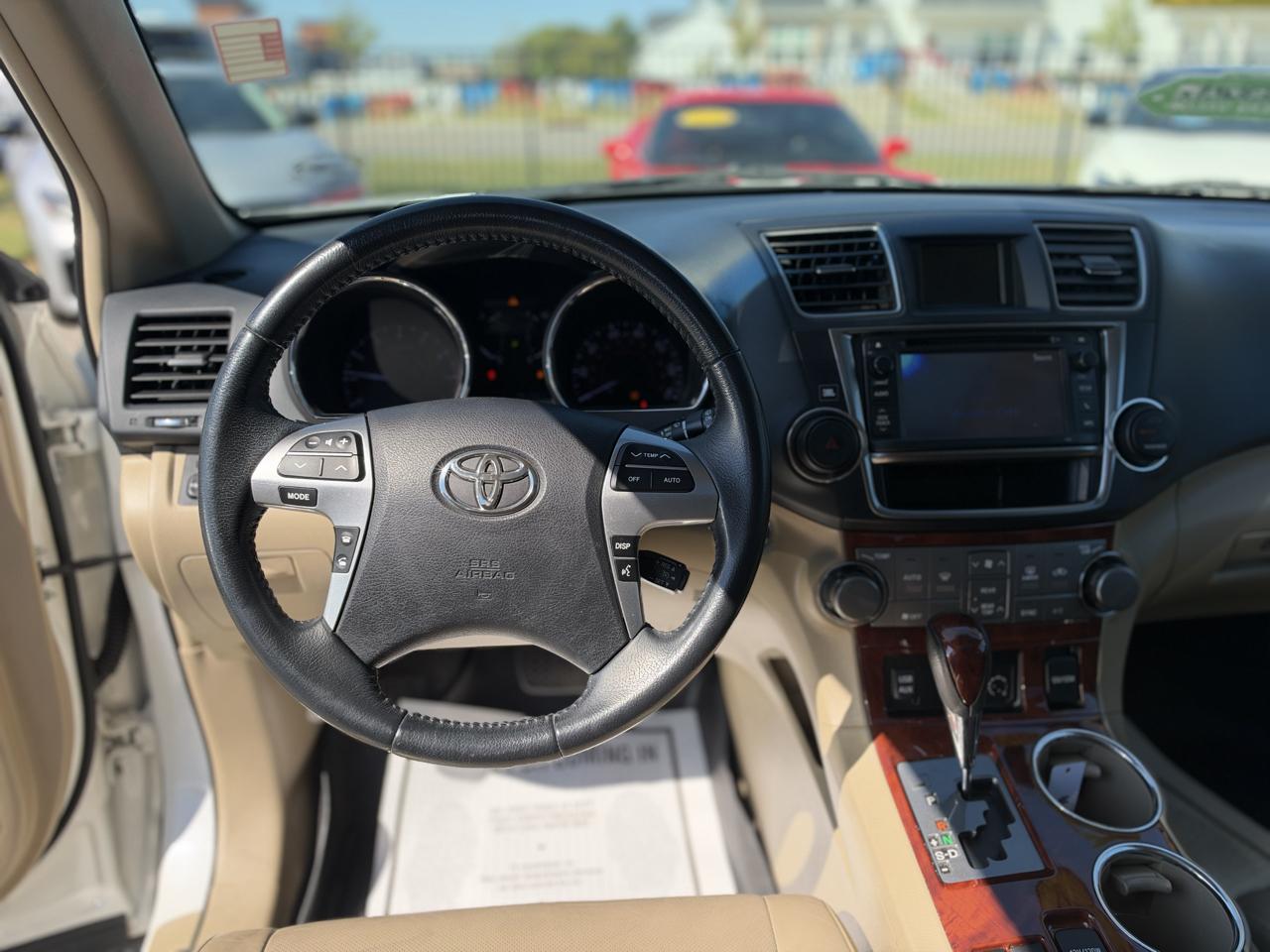 Toyota Highlander Limited 4WD 2013