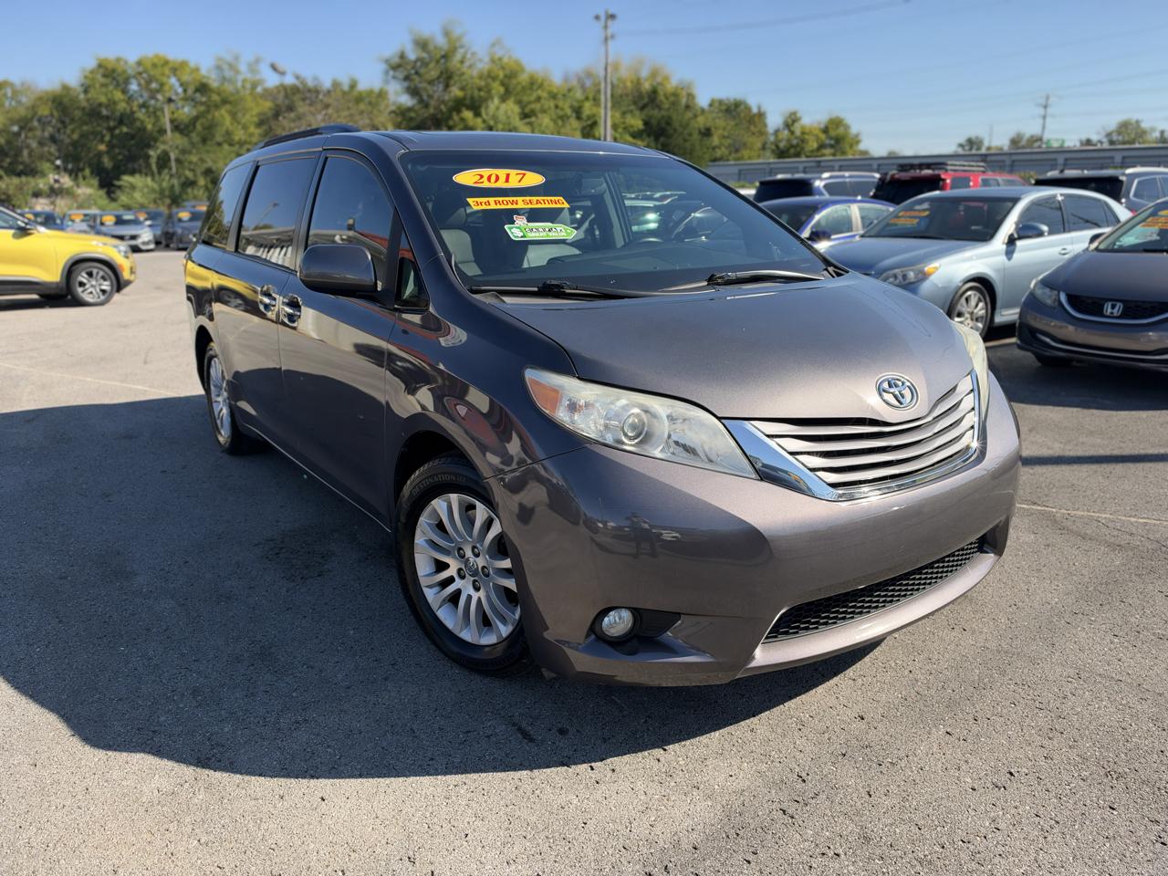 Toyota Sienna Limited Premium 7-Passenger 2017