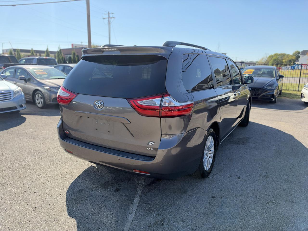 Toyota Sienna Limited Premium 7-Passenger 2017