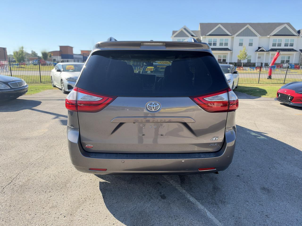 Toyota Sienna Limited Premium 7-Passenger 2017