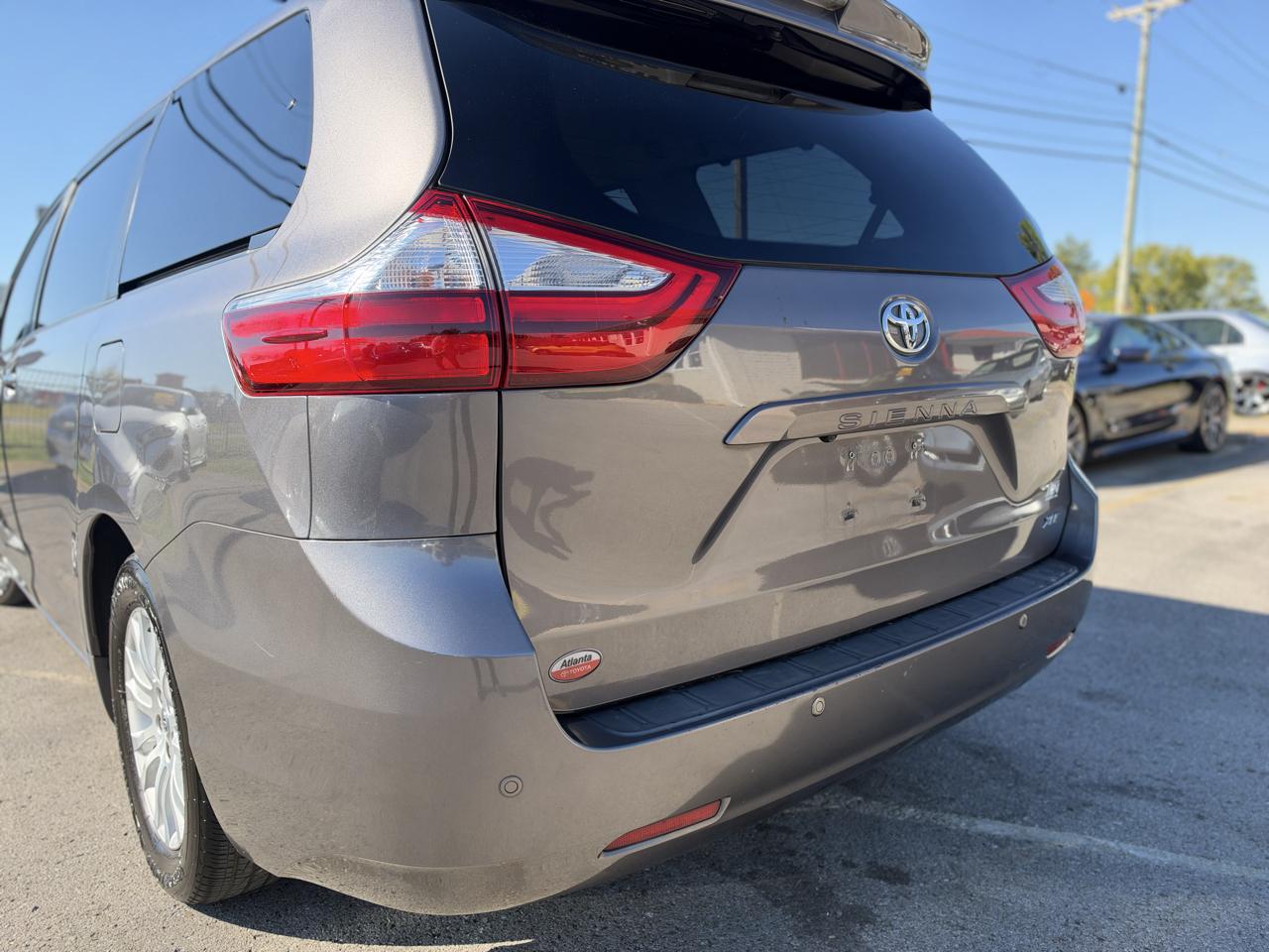Toyota Sienna Limited Premium 7-Passenger 2017