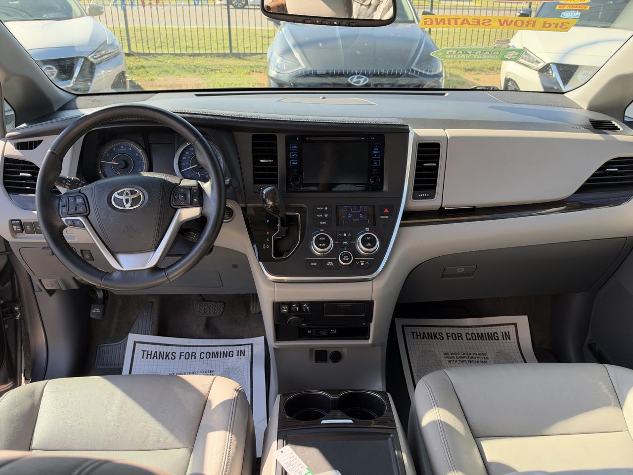 Toyota Sienna Limited Premium 7-Passenger 2017