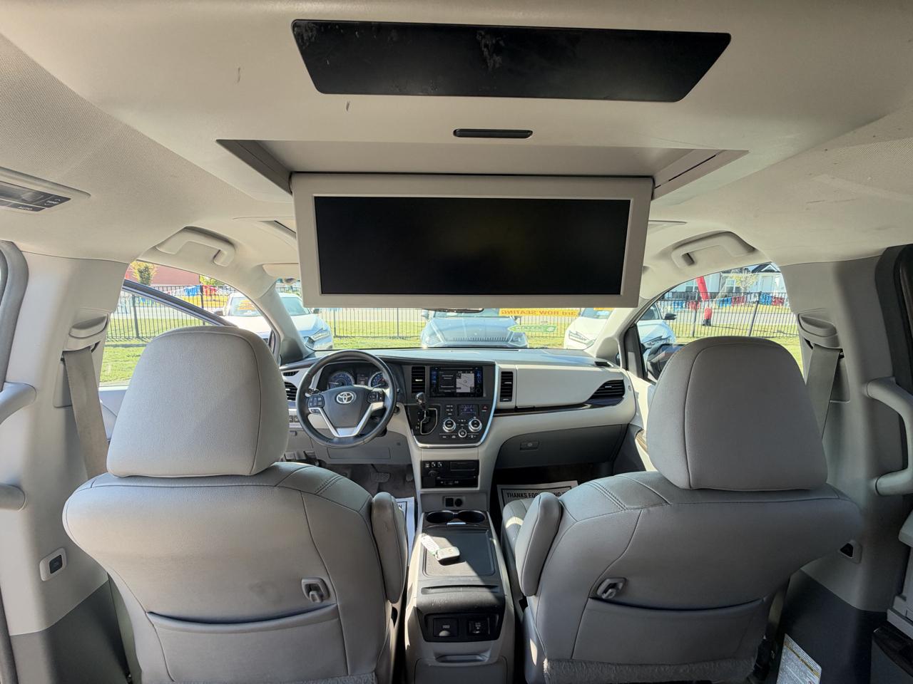 Toyota Sienna Limited Premium 7-Passenger 2017