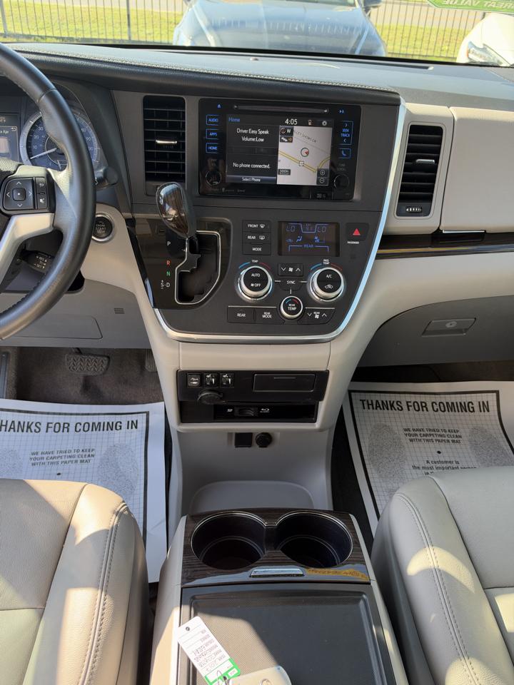 Toyota Sienna Limited Premium 7-Passenger 2017