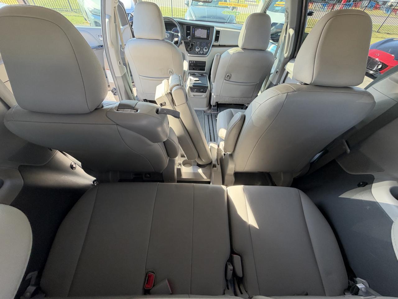 Toyota Sienna Limited Premium 7-Passenger 2017