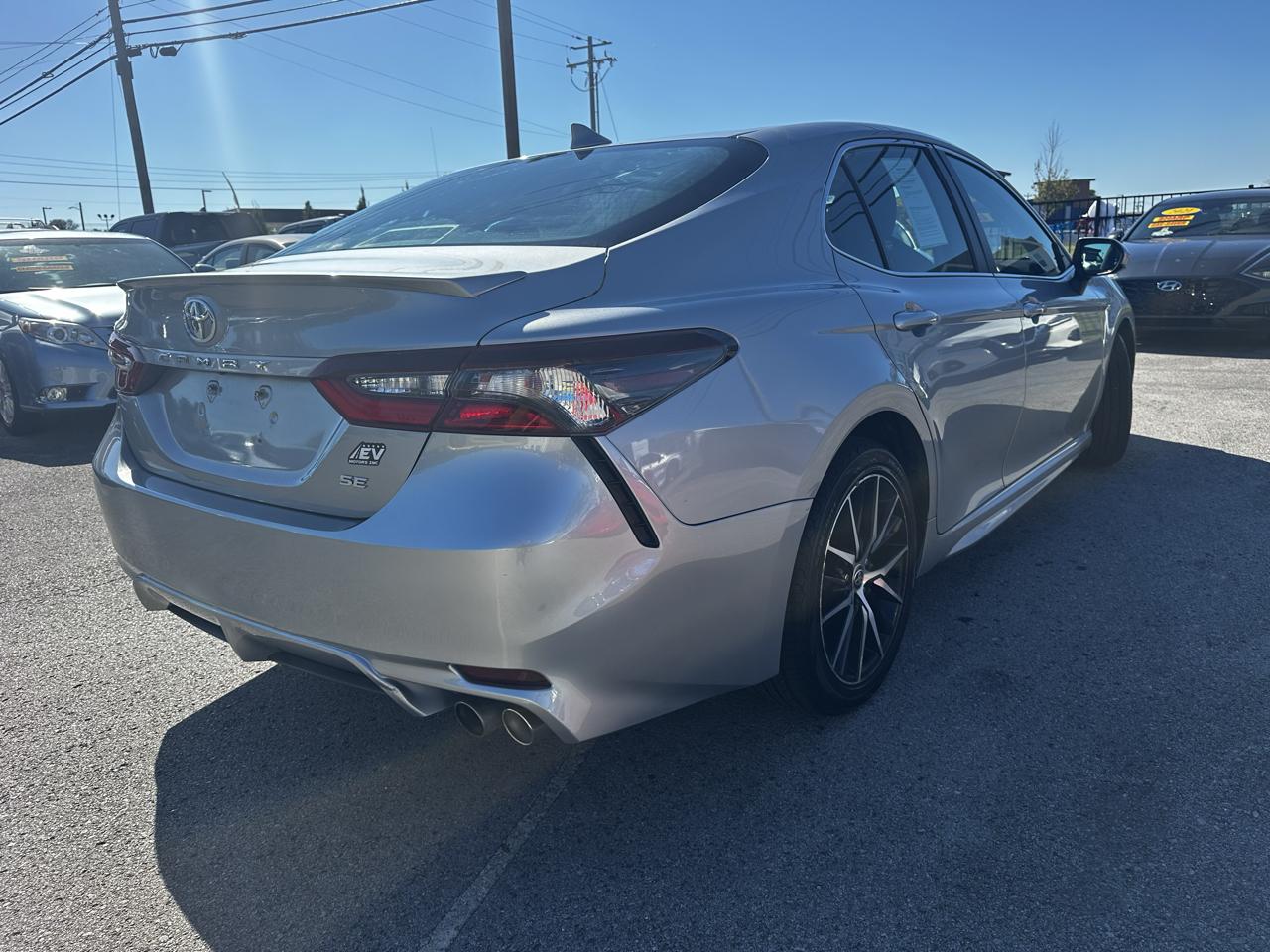 Toyota Camry SE 2021